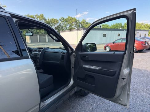 Used 2012 Ford Escape XLT FWD image 32
