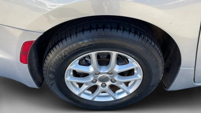 Used 2021 Chrysler Pacifica Touring-L FWD image 18