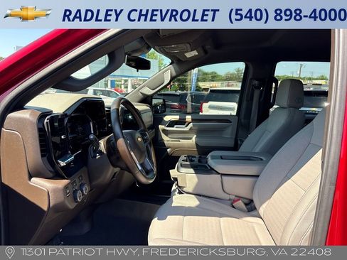 Used 2024 Chevrolet Silverado 1500 LT AWD/4WD image 3