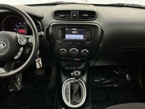 Used 2019 Kia Soul FWD image 28