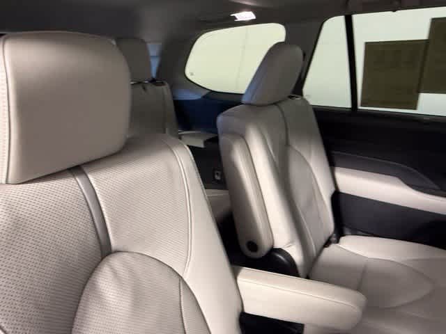 Used 2026 Toyota Grand Highlander AWD image 56