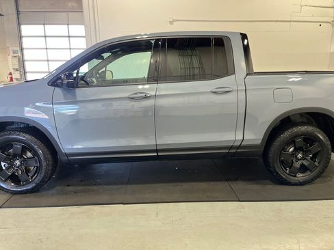Certified 2025 Honda Ridgeline Black Edition image 4