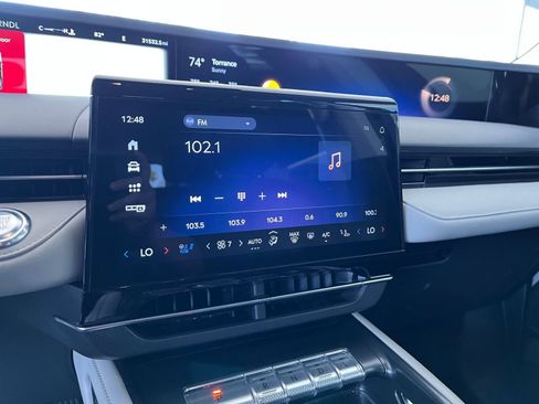 Used 2024 Lincoln Nautilus Premier image 21