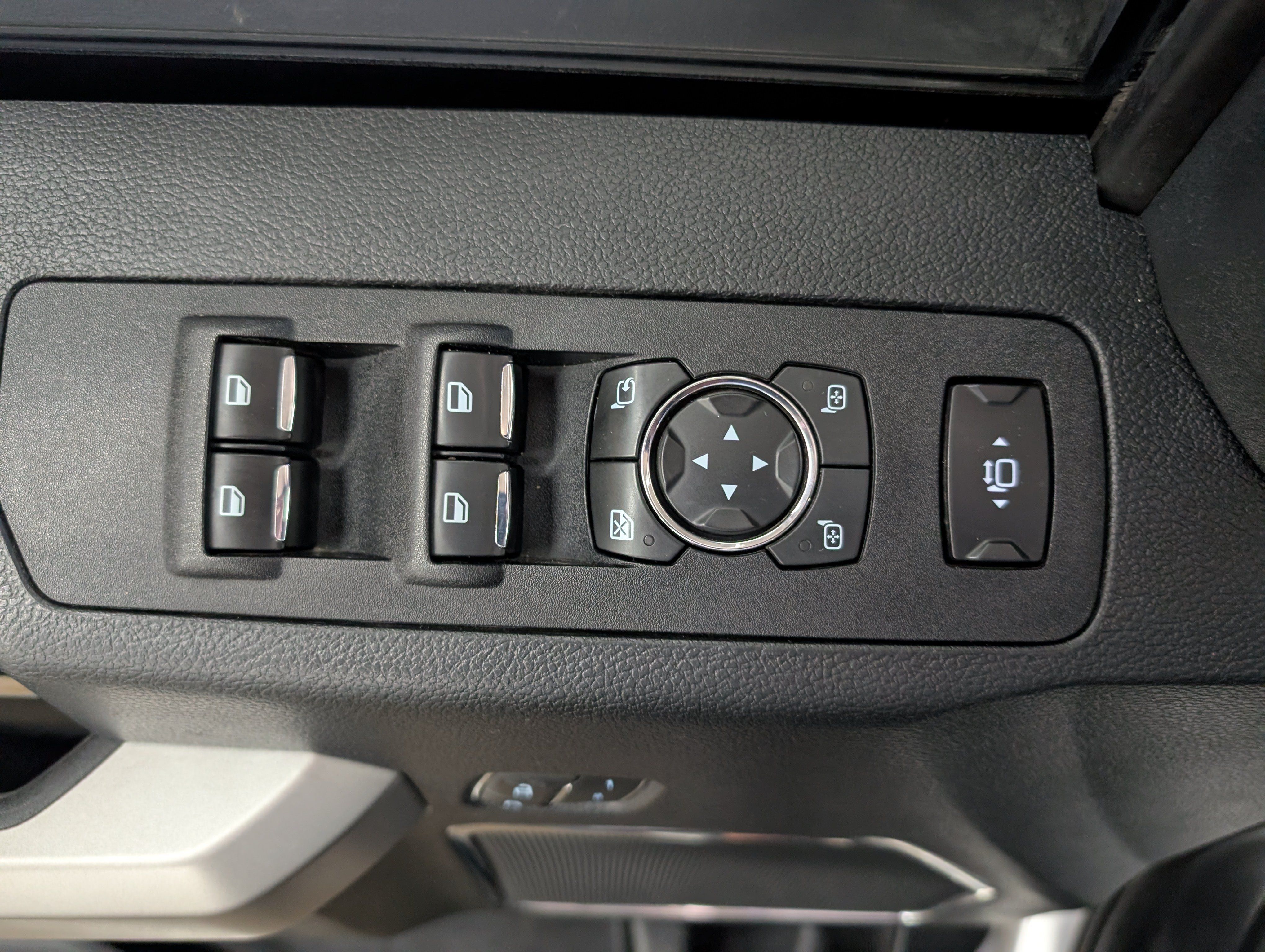 Used 2019 Ford F350 Lariat AWD/4WD image 13