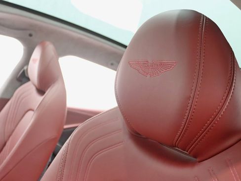 Used 2021 Aston Martin DBX image 33