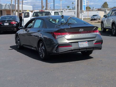 Used 2025 Hyundai Elantra Sport image 7