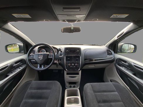 Used 2017 Dodge Grand Caravan SE FWD image 22