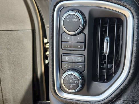 Used 2023 GMC Sierra 2500 AT4 w/ AT4 Premium Plus Package image 18