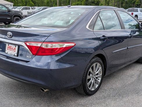 Used 2017 Toyota Camry XLE w/ Moonroof Package FWD image 7