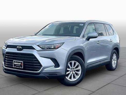 Used 2025 Toyota Grand Highlander AWD image 2