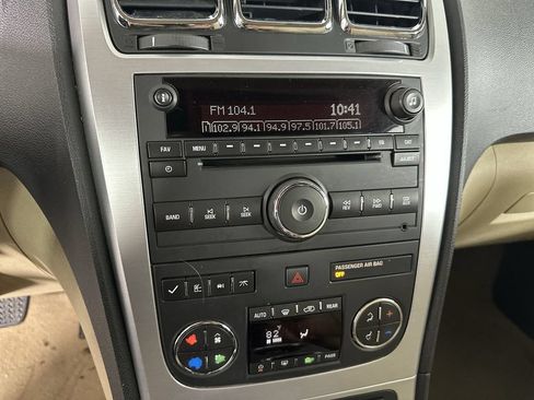 Used 2010 GMC Acadia SLT AWD/4WD image 16