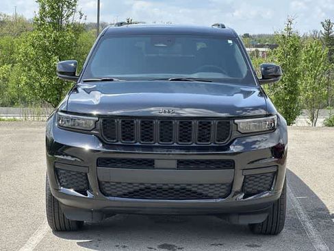 Used 2024 Jeep Grand Cherokee L Altitude AWD/4WD image 22