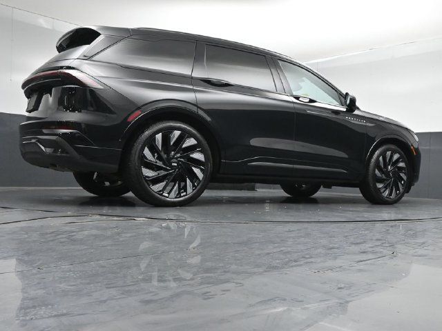 Certified 2026 Lincoln Nautilus Reserve w/ Jet Appearance Package AWD/4WD image 43