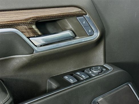 Used 2024 Chevrolet Silverado 3500 LT w/ Convenience Package image 18