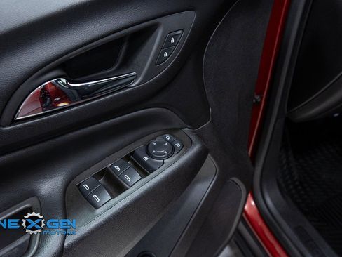 Used 2024 Chevrolet Equinox LT image 12