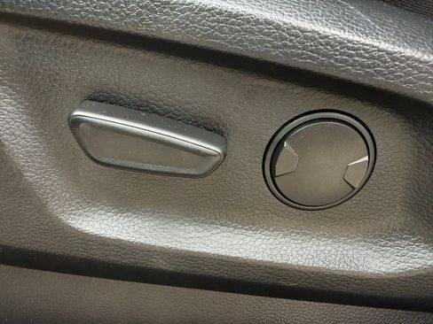 Certified 2019 Ford Ranger Lariat w/ Equipment Group 501A Mid image 18