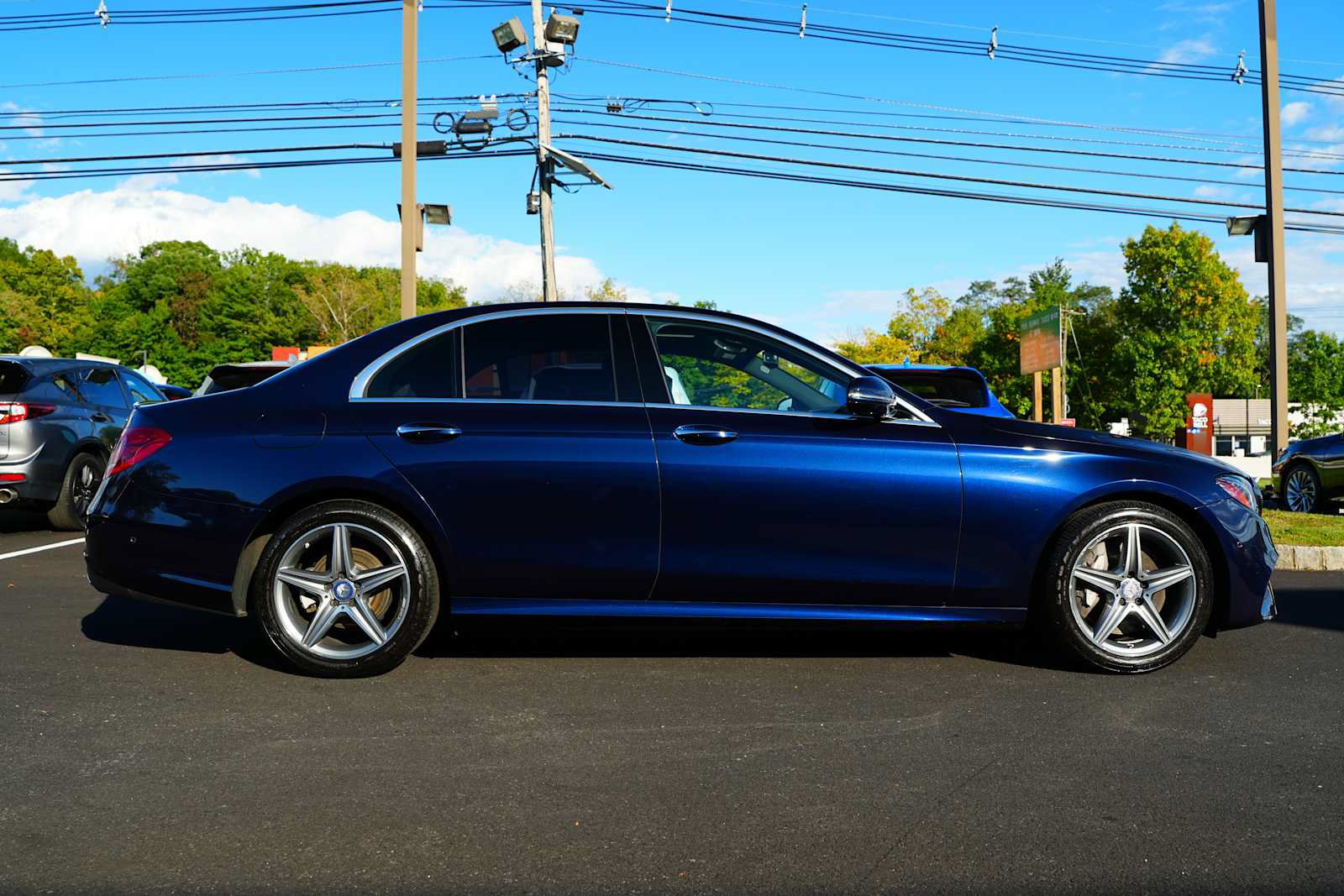 Used 2017 Mercedes-Benz E 300 4MATIC image 8