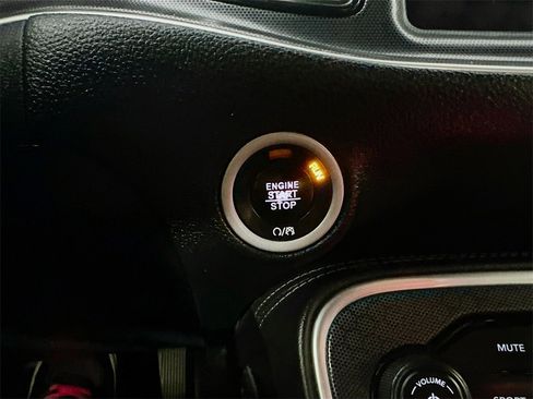 Used 2018 Dodge Challenger SXT Plus image 27