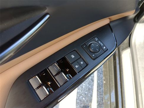 New 2025 Lexus ES 350 w/ Premium Package image 18