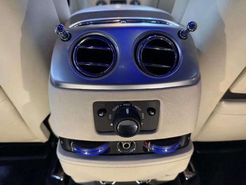 Used 2015 Rolls-Royce Ghost image 55