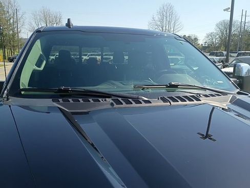 Used 2019 Ford F250 Lariat w/ Chrome Package image 4