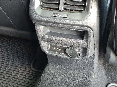 Used 2022 Volkswagen Tiguan SE R-Line AWD/4WD image 19