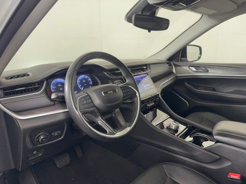 Used 2022 Jeep Grand Cherokee Limited RWD image 4