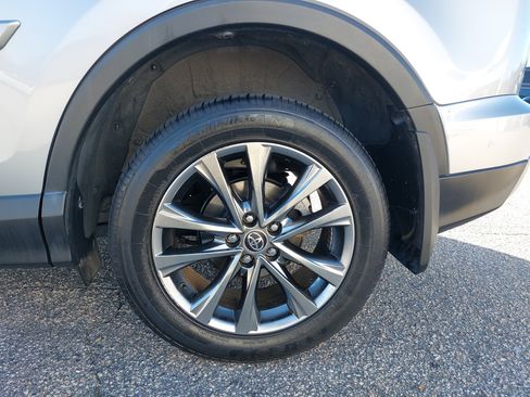 Used 2018 Toyota RAV4 Limited w/ Protection Package image 35