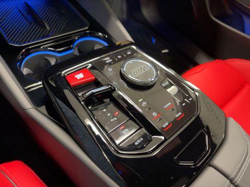 New 2026 BMW M5 w/ Executive Package AWD/4WD image 19