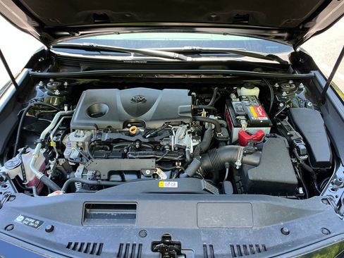 Used 2020 Toyota Camry XLE FWD image 22