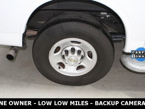 Used 2023 Chevrolet Express 2500 w/ Driver Convenience Package image 5