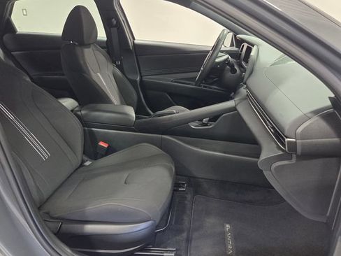 Certified 2025 Hyundai Elantra Sport FWD image 16