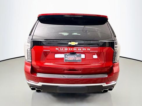 Used 2025 Chevrolet Suburban High Country image 7