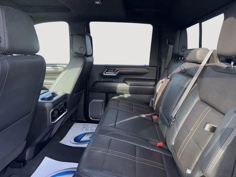 Used 2024 Chevrolet Silverado 2500 High Country w/ High Country Premium Package image 32