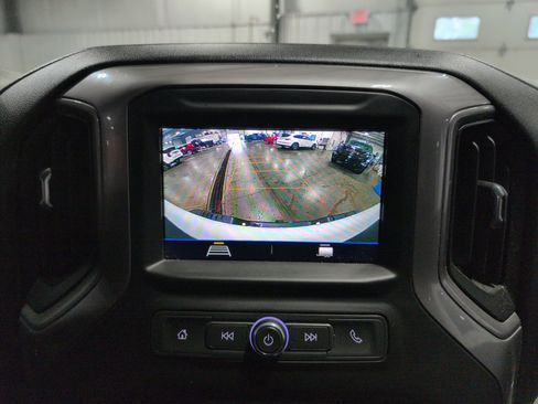 Used 2021 Chevrolet Silverado 2500 Custom w/ Custom Value Package image 11