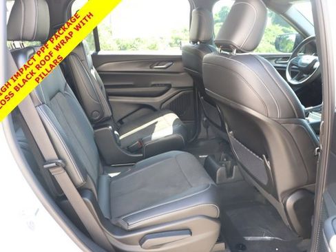 New 2025 Jeep Grand Cherokee L Altitude image 25