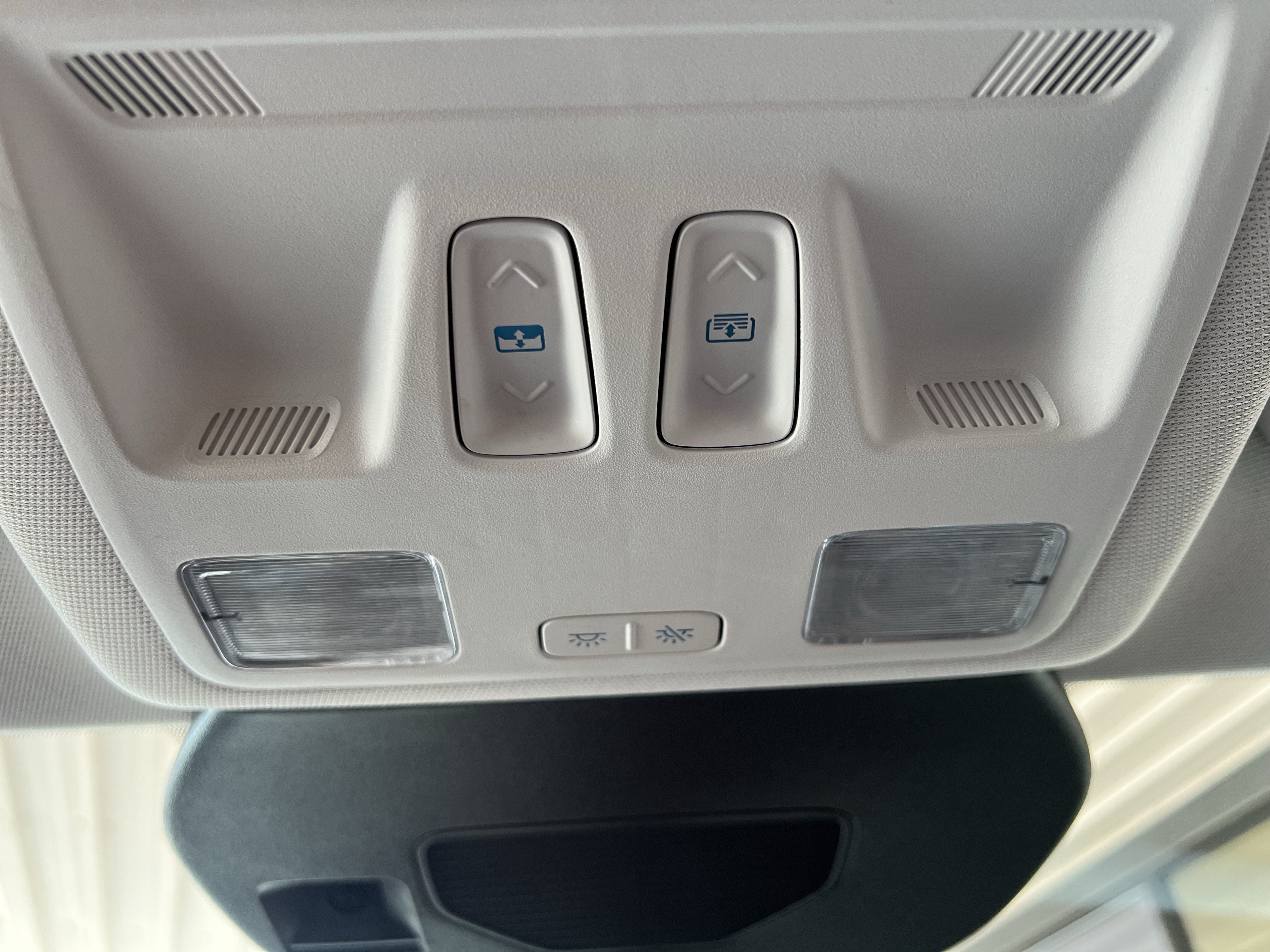 Used 2023 Ford Escape Platinum w/ Premium Technology Package AWD/4WD image 39