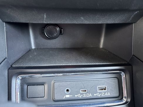 Used 2025 Subaru Ascent Premium image 21