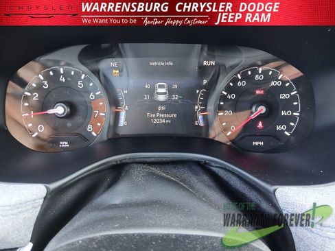 Used 2025 Jeep Compass Latitude w/ Convenience Group AWD/4WD image 17