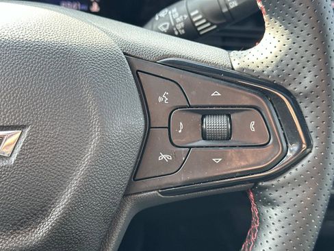 Certified 2025 Chevrolet Trax RS w/ Sunroof Package image 22