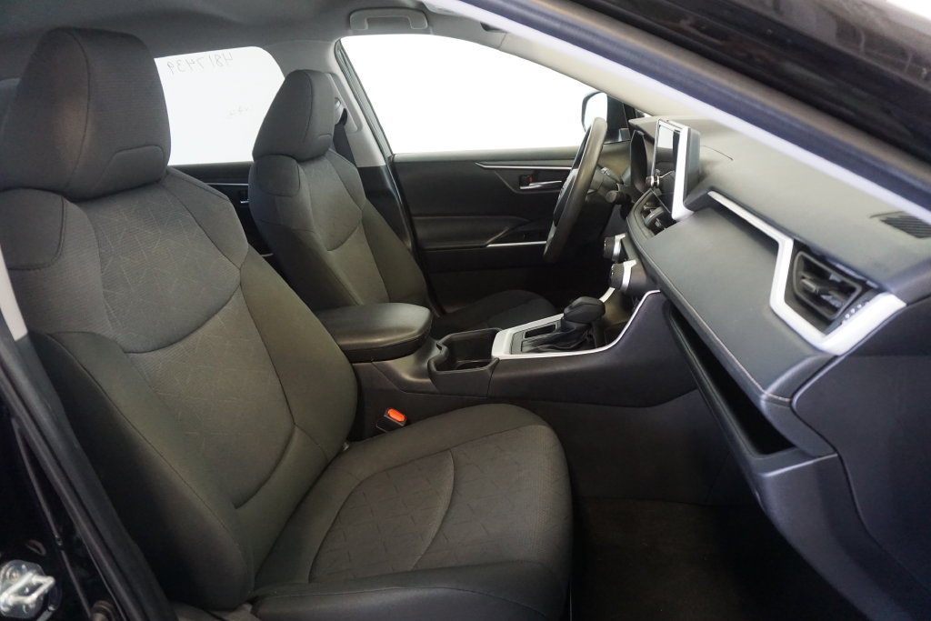 Used 2024 Toyota RAV4 XLE FWD image 20
