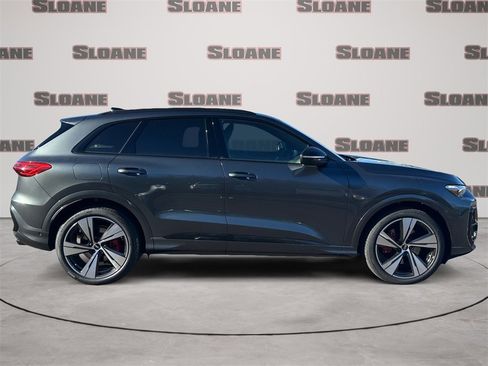 New 2025 Audi SQ5 Premium Plus image 3