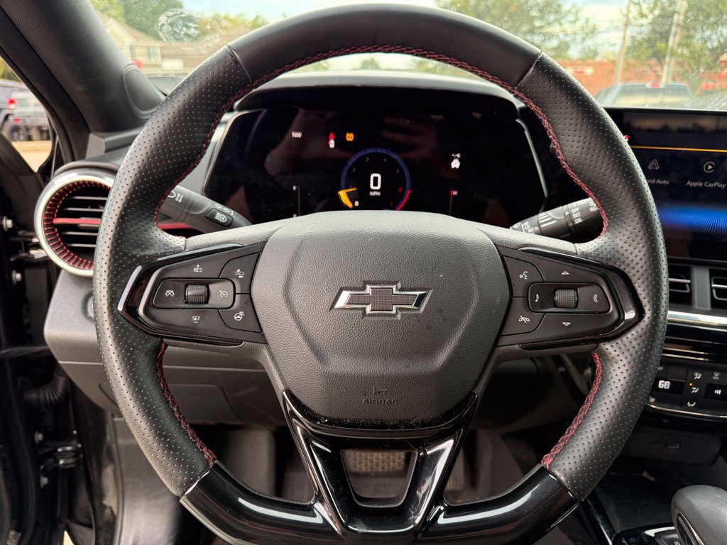 Used 2025 Chevrolet Trax RS w/ Sunroof Package FWD image 14