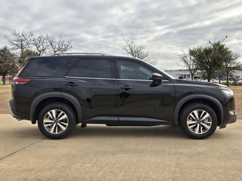 New 2025 Nissan Pathfinder SL image 7