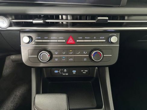 Certified 2025 Hyundai Tucson SE image 23