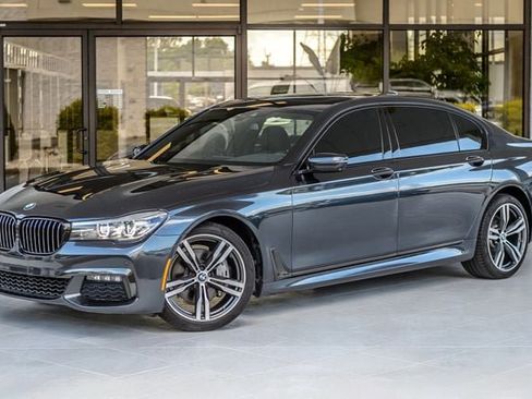 Used 2019 BMW 740i w/ M Sport Package RWD image 2