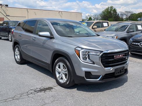 Used 2024 GMC Terrain SLE image 7
