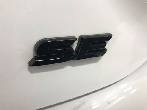 Used 2026 Toyota Camry SE FWD image 25