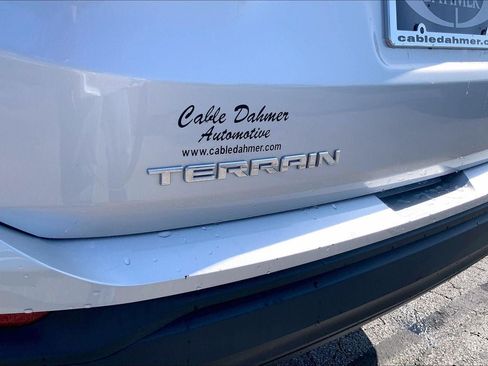 Used 2020 GMC Terrain SLE FWD image 29