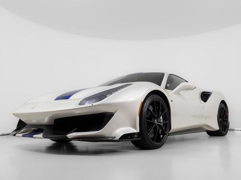Used 2020 Ferrari 488 Pista Coupe RWD image 11